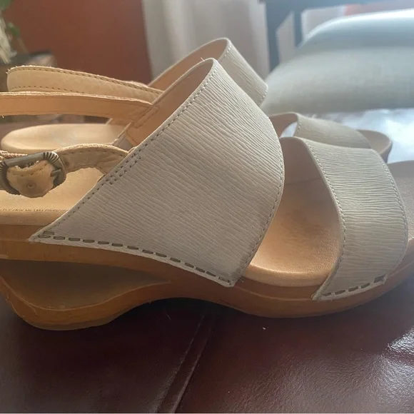 Dansko Women's Wedges - Picture 4 of 7